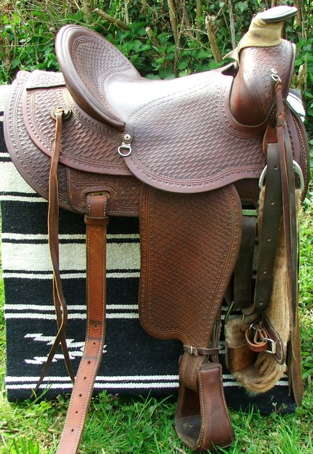 Stockman High Cantle (right)